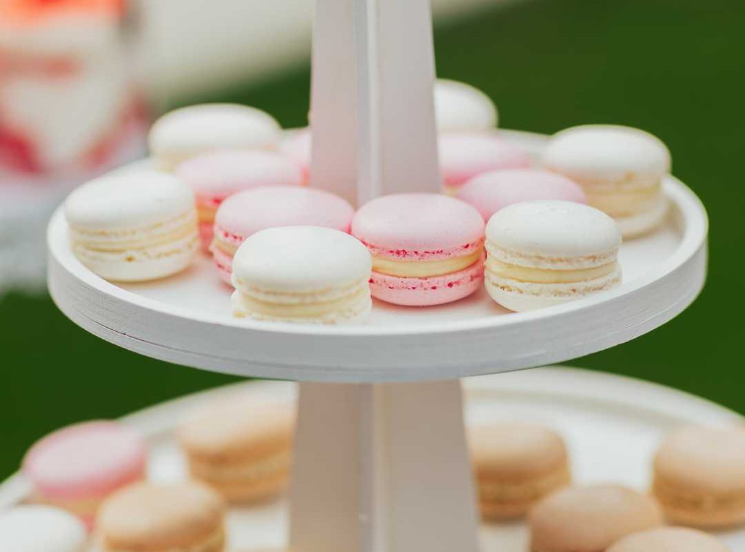 plate-with-tasty-delicious-colorful-macarons1080X900